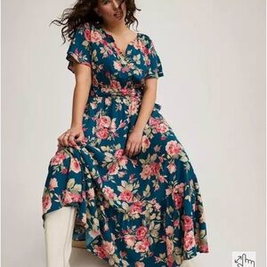 NWT Torrid Maxi Wash Challis Y Neck Smocked Waist Dress - Legion Blue Floral